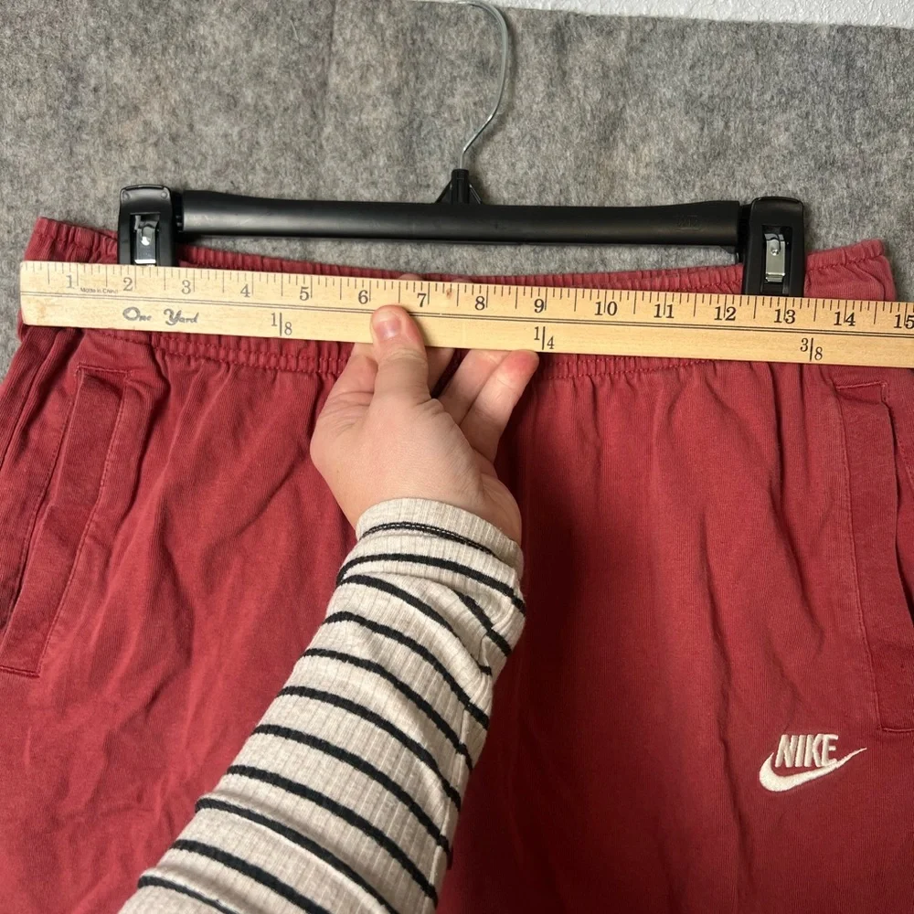 Nike Men Size Medium Launge Red Shorts‎